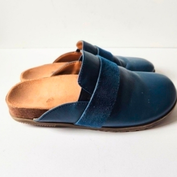 Vionic Shoes - Vionic Blue AMBROSIA Mules with Rounded Toe, US Women's Size 7.5